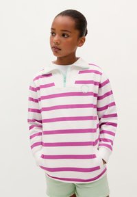 Weißes Sweatshirt mit horizontalen rosa Streifen, Halbreißverschluss-Kragen und kleinem türkisfarbenem Logo. Weicher Stoff, lässige Passform und lange Ärmel.