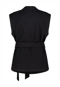 Zwarte mouwloze vest met een gestructureerd patroon, voorzien van een riem op de taille en een geknipt kraag, van achteren weergegeven.