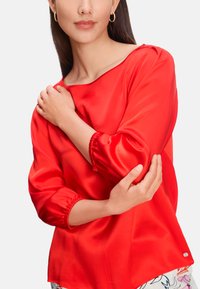 Marc Cain Bluse - flame red