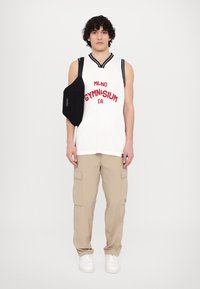 EA7 Emporio Armani TANK - Viršus - star white