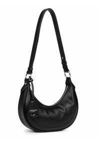 Borsa a spalla in pelle nera con forma curva, chiusura zip e una tracolla corta e regolabile. Presenta un piccolo cartellino con il marchio e dettagli in argento.