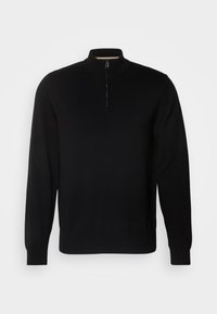 Pull noir à manches longues avec col zippé au quart et logo « BOSS » discret sur la poitrine gauche, présenté sur un fond uni.