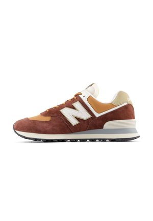 Trainers - rich oak baked clay