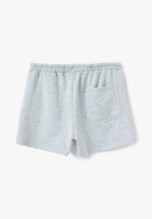 Pantalones cortos de algodón gris con una cinturilla elástica, que presentan un único bolsillo trasero y una tela ligeramente texturizada.