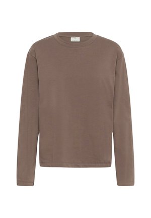 Camiseta de manga larga con cuello redondo en color marrón topo sólido con una pequeña etiqueta blanca en la parte trasera del cuello.