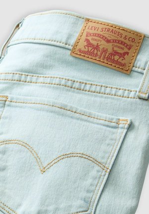 Levi's® SHAPING PATTER - Jeans Skinny Fit - soft clean white