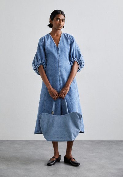 Stine Goya SGCITY CITY TOTE - Velika torba - denim