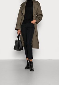 GANT Trui - black