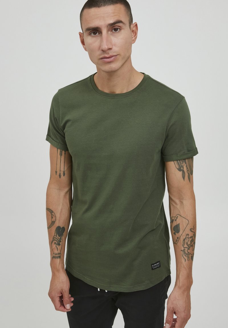 11 Project PRANANDO - T-shirts basic - blackforest