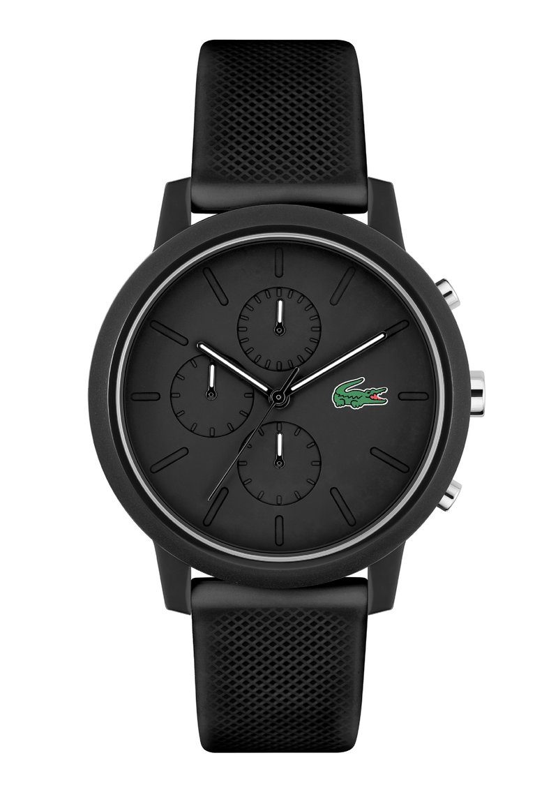 Schwarze Chronographuhr mit strukturiertem Silikonarmband, ausgestattet mit einem mattschwarzen Zifferblatt, drei Unterzifferblättern und einem grünen Krokodillogo-Akzent.