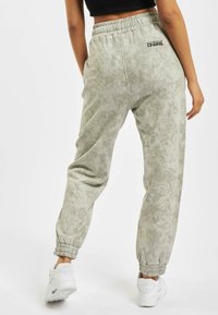 Dangerous DNGRS LOUD JOGGING - Cargobroek - black red