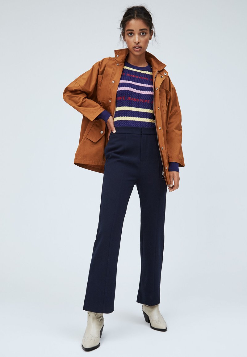 Pantaloni de trening