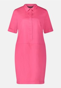Kurzärmliges, kragenloses Kleid in leuchtendem Pink, mit durchgehender Knopfleiste, glatter Textur und geradem Schnitt mit knie-langer Saumlänge.
