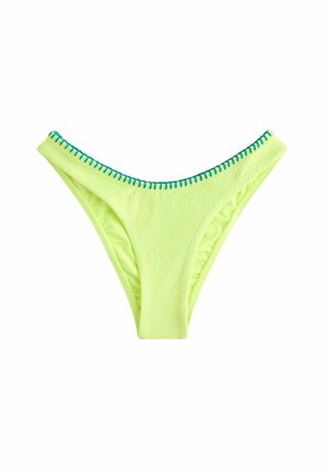 Chilot de costum de baie verde deschis cu tiv cusut albastru de-a lungul taliei, realizat dintr-un material texturat, prezentat pe un fundal alb.