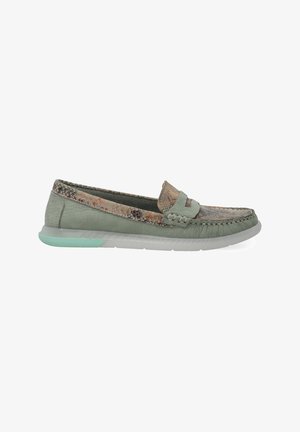 Grüne Leder-Slipper mit einem strukturierten Schlangenlederdesign an der Spitze. Merkmale sind eine flexible graue Sohle und ein subtile Aqua-Akzent an der Ferse.