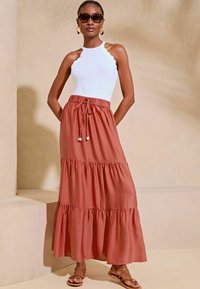 Lipsy TIERED REGULAR - Maksiseelik - rust