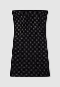 Czarna sukienka bez rękawów o dopasowanym kroju i perforowanym wzorze na całej powierzchni, z gładką fakturą i prostym wykończeniem dołu.