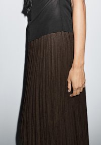 Massimo Dutti PLEATED MIDI - A-lijn rok - dark brown