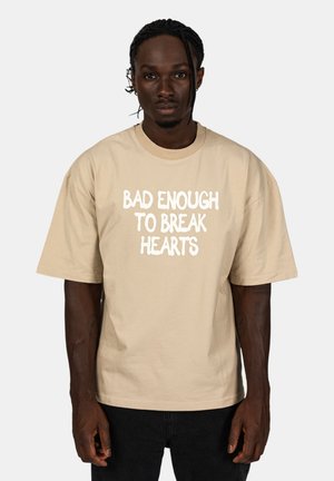 BAD ENOUGH - T-shirt con stampa - brown rice