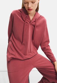 PARFOIS ONLINE EXCLUSIVE czerwony