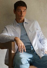 Reiss REGULAR FIT - Cămașă - white soft blue