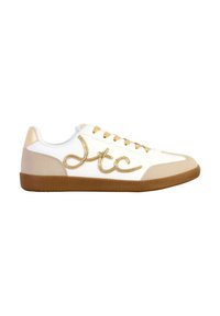 Sneaker bianca con accenti beige, design con lacci e logo ricamato in oro sul lato. Suola in gomma con grip testurizzato. Forma classica a low-top.