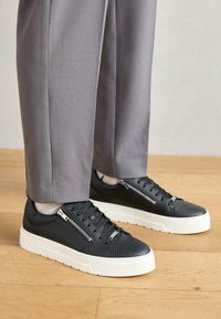 Tenisky - black