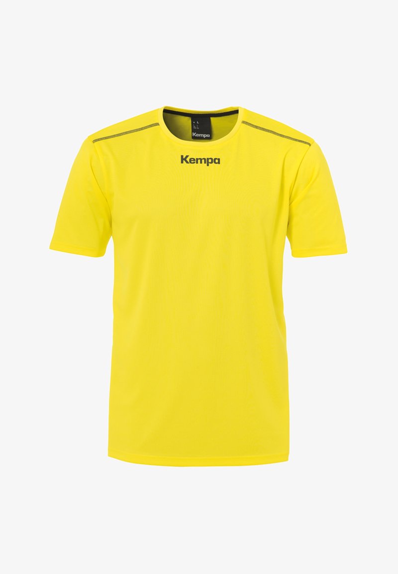 Geel performance T-shirt van lichtgewicht, ademend materiaal. Heeft een ronde hals en contrasterende zwarte accenten langs de schouders.