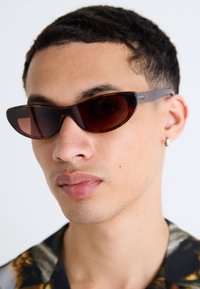 SLATE UNISEX - Sunglasses - brown/dark brown