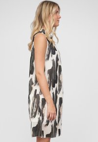 Cloud 5ive CHOKER LAYERS - Robe de jour - black white