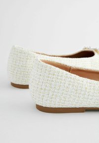 Next FOREVER COMFORT SQUARE TOE BOW TRIM REGULAR FIT - Balerinke - white