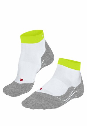 RU4 SHORT RUNNING MEDIUM CUSHIONING - Chaussettes de sport - white