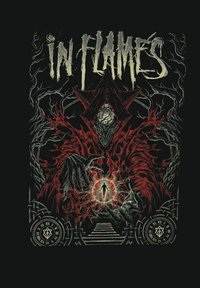 Czarna koszulka z napisem „In Flames” i centralną ciemną postacią w czerwonym płaszczu, otoczoną wirującymi wzorami i mistycznymi symbolami.