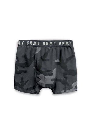 Bóxer de patrón de camuflaje gris con una cinturilla elástica negra que presenta el texto repetido "GRMY" en gris claro. Textura de tela suave.