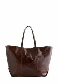 Große braune Ledertasche mit glatter Textur, zwei langen Tragegriffen und einem leicht verjüngten oberen Rand. Verfügt über ein minimalistisches Design.