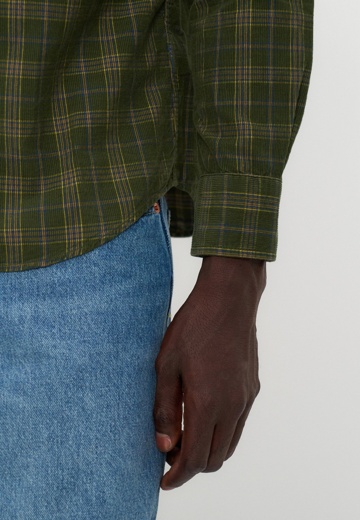 REGULAR FIT