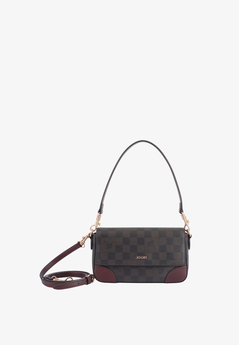 Petit sac à main rectangulaire marron foncé à carreaux avec coins bordeaux, ferrures dorées, bandoulière et nom de marque JOOP! sur le rabat avant.