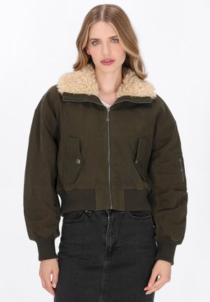 - Kurtka Bomber