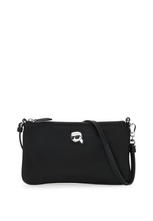 Borsa a tracolla nera in nylon con chiusura a zip, caratterizzata da un accento in metallo argento e una tracolla removibile per versatilità. Texture liscia.