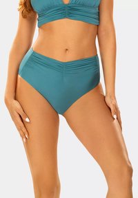 Bikini z wysokim stanem w kolorze niebiesko-zielonym, z zbiegającymi się detalami z przodu i gładką teksturą. Zapewnia komfort i dobrą osłonę.