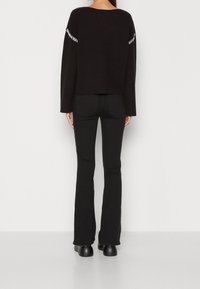 YAS Strickpullover - black