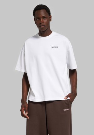 WRSTBHVR, WRSTBHVR T-SHIRT NENI T-SHIRT UNISEX - Μπλουζάκι με στάμπα - bright white  black beauty
