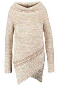 Beżowy dzianinowy sweter z kapturem typu komin, asymetrycznym dołem i fakturowanymi wzorami. Posiada długie rękawy i ściągacze przy mankietach.