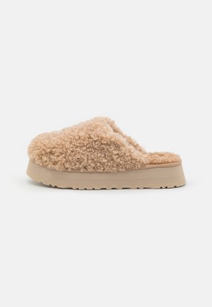 MAXI CURLY PLATFORM - Tøfler - sand