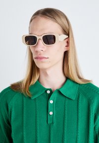 Only & Sons - ONSKARL SUNGLASSES UNISEX 2 PACK - Sonnenbrille - beige/dark beigebrown Thumbnail-Bild 1