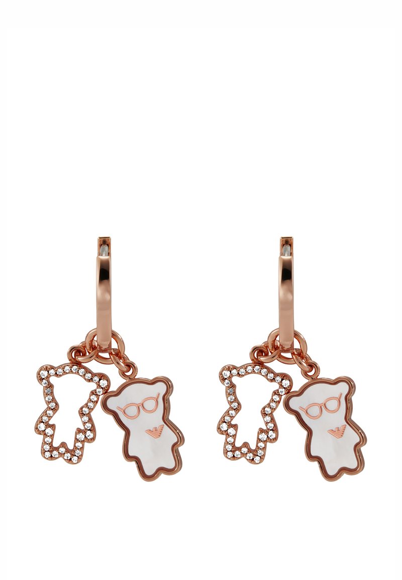 Örhängen i roséguld har två berlockar i form av gubbar, en med glasögon och kristalldetaljer samt en vit emaljfinish.
