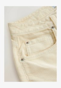 Non sélectionné, ecru