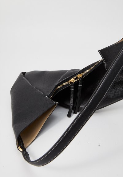 Ree Projects RIVA LARGE - Borsa a mano - black