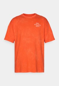 TEE GYM CULT - T-shirts print - picante red