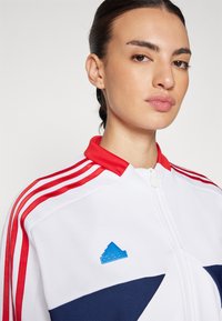 adidas Sportswear TIRO CUT 3-STRIPES TRACK - Jaka ar rāvējslēdzēju - white/better scarlet